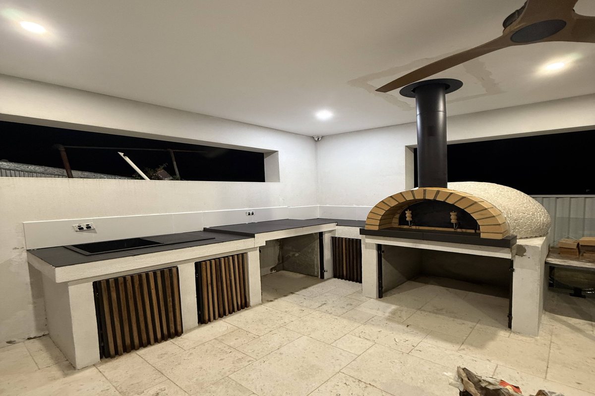 Outdoor kitchen and pizza oven