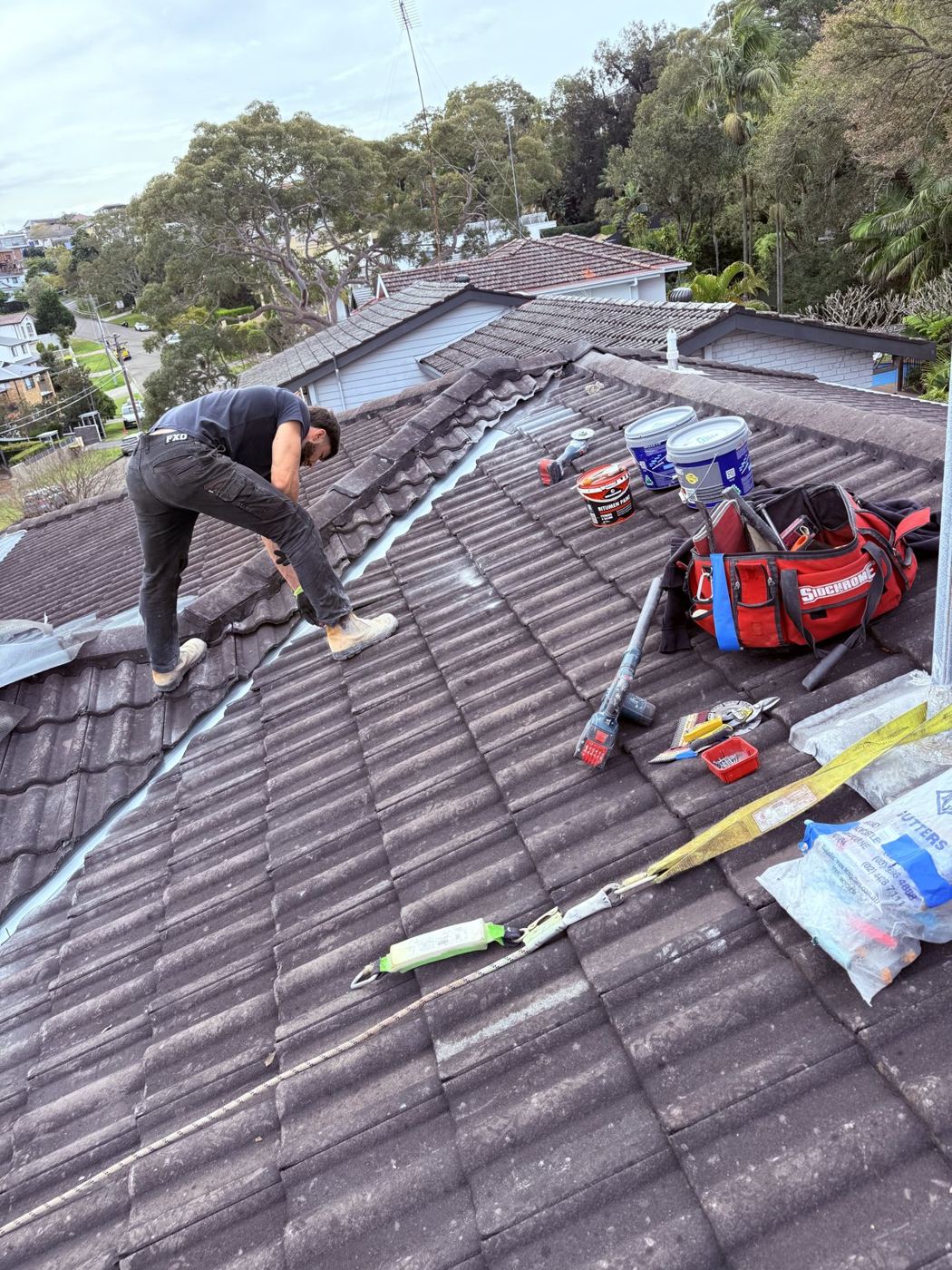 Roof valley sealing and tile repairs